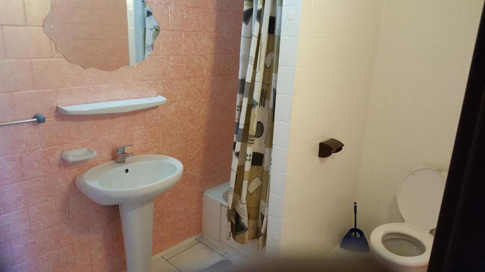 Hotel Camelot Tisá Eksteriør bilde