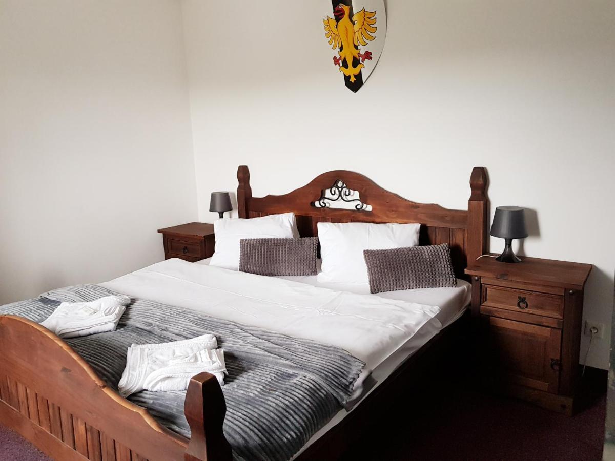 Hotel Camelot Tisá Eksteriør bilde