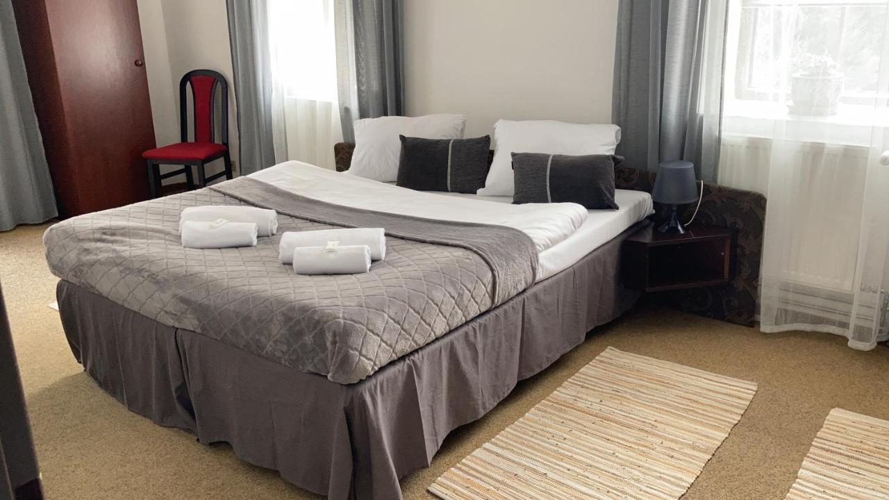 Hotel Camelot Tisá Eksteriør bilde