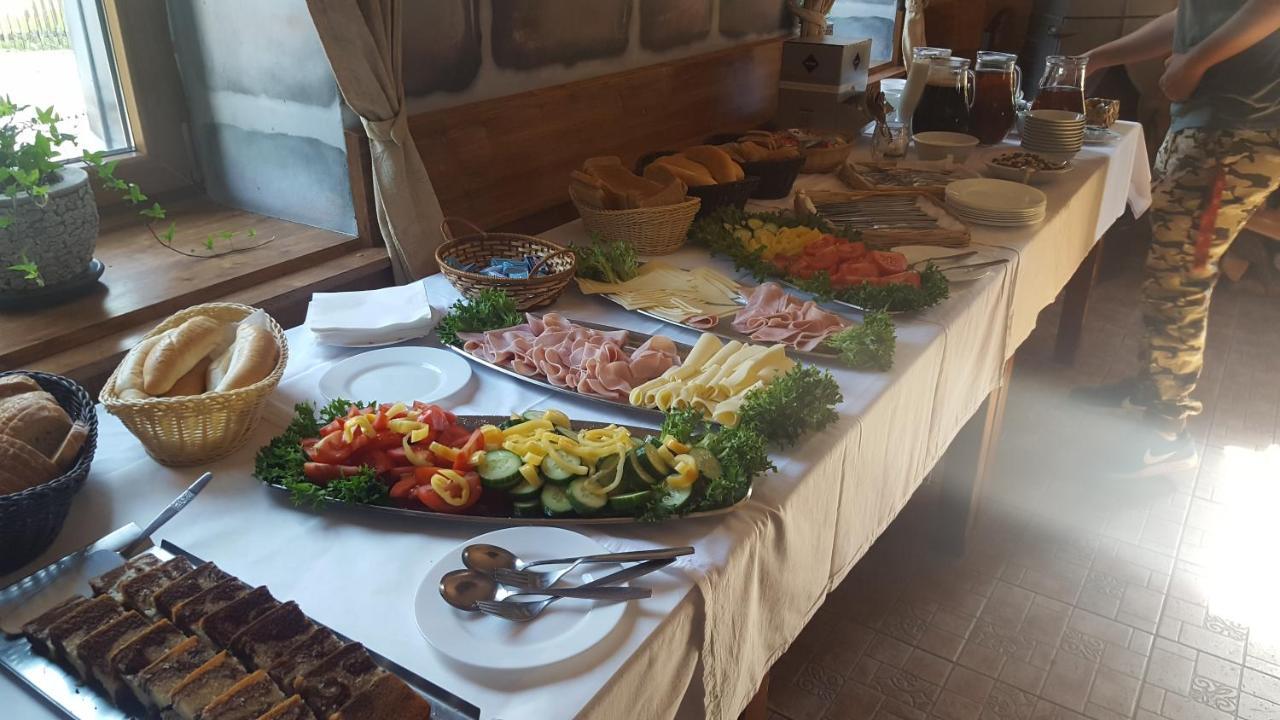 Hotel Camelot Tisá Eksteriør bilde