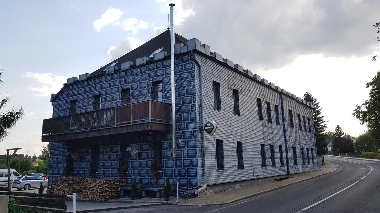 Hotel Camelot Tisá Eksteriør bilde