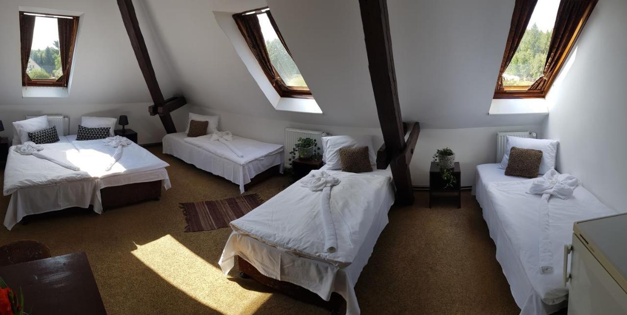 Hotel Camelot Tisá Eksteriør bilde
