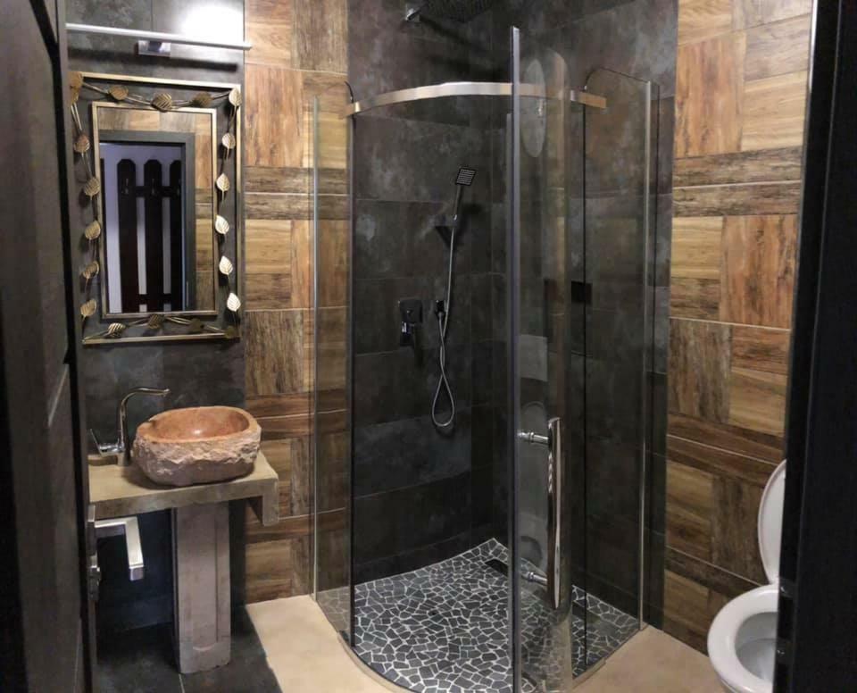 Hotel Camelot Tisá Eksteriør bilde